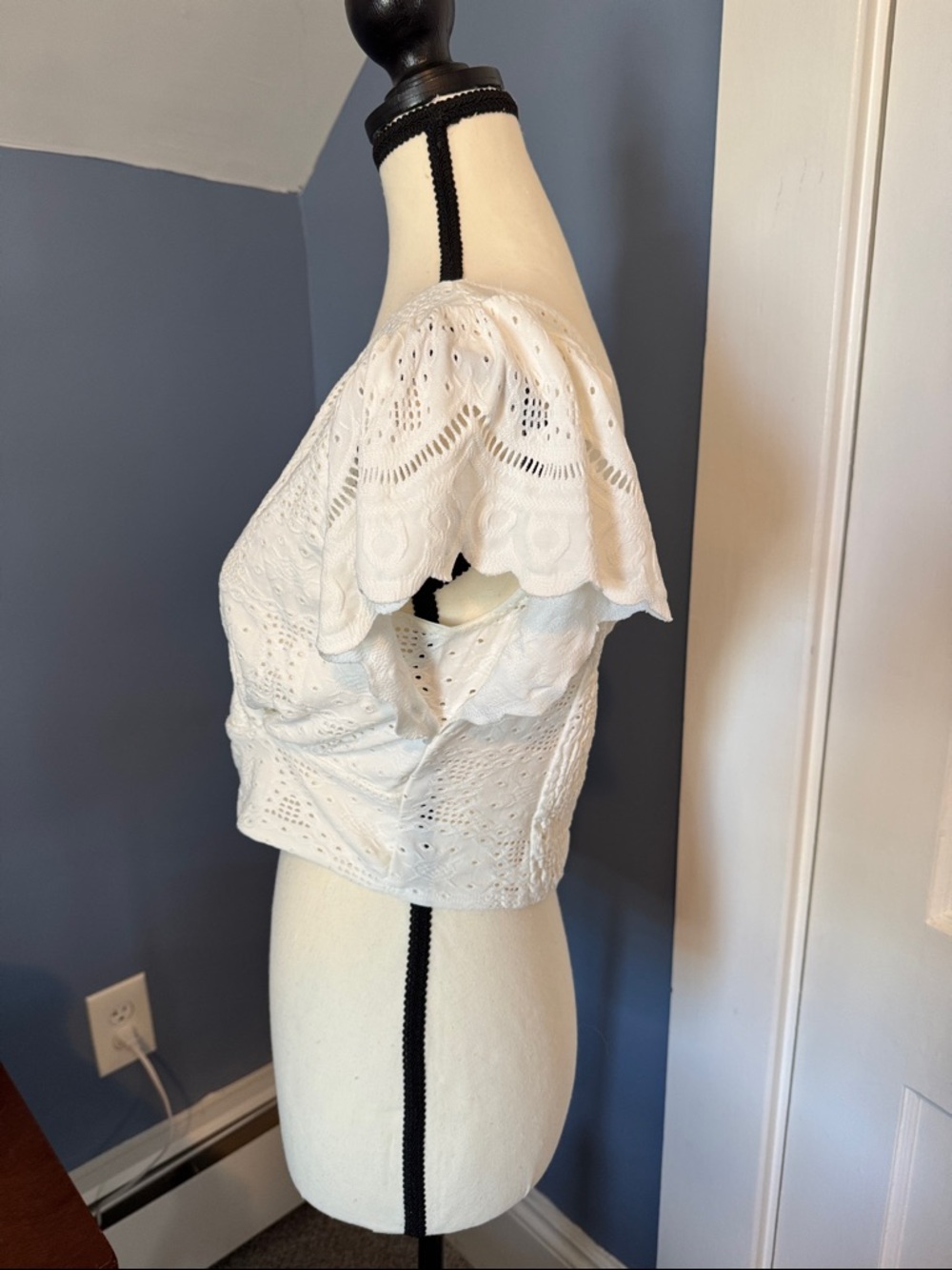 White Eyelet Wrap Crop Top - Women - Picture 2 of 4